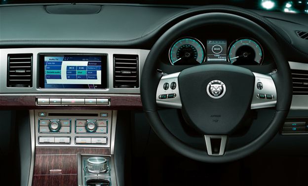Check out the interior! (image from www.jaguar.co.uk)